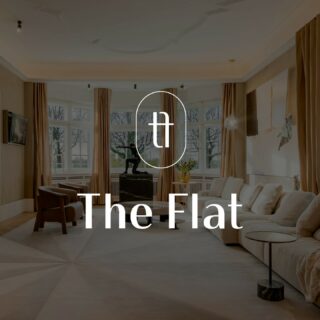 .⁠
T H E  F L A T.⁠
⁠
In eines der berühmtesten Düsseldorfer Häuser ist wieder Leben eingekehrt: 𝗧𝗵𝗲 𝗙𝗹𝗮𝘁 ist neben Büro- und Wohnraum auch Showroom. Die mehr als 1.000 Quadratmeter sind mit Kunst und Designikonen internationaler Partnermarken ausgestattet: @cassinaofficial und @artemide_lighting sind hier ebenso zuhause wie zahlreiche Eigenentwürfe. ⁠
⁠
Life has returned to one of Düsseldorf‘s most famous buildings: 𝗧𝗵𝗲 𝗙𝗹𝗮𝘁 is not only office and living space but also a showroom. The more than 1,000 square metres are furnished with art and design icons from international partner brands: @cassinaofficial and @artemide_lighting are just as much at home here as numerous in-house designs.⁠
⁠
𝗸𝗶𝘁𝘇𝗶𝗴.𝗰𝗼𝗺⁠
⁠
@cassinaofficial⁠
@artemide_lighting⁠
@vescom_bv⁠
@jabanstoetz⁠
⁠
The Flat⁠
Düsseldorf, Germany⁠
.⁠
.⁠
.⁠
#kitzigdesignstudios #kitziginteriordesign #interior #interiordesign #innenarchitektur #denkmalschutz #denkmal #design #new #welcome #villa #historisch #düsseldorf #home #showroom #art