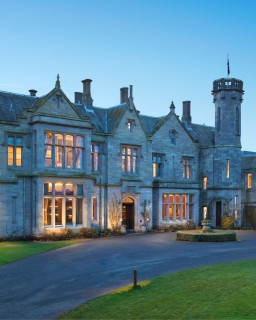 Bar 1745- Schloss Roxburghe⁠
⁠
Steeped in history, and with its roaring open fire, the bar offers a perfect place to relax, recharge your batteries, and bring a successful evening to a stylish close.⁠
⁠
@Schloss_roxburghe⁠
⁠
Design by Kitzig Interior Design⁠
⁠
#kitzigdesignstudios #kitziginteriordesign #interiordesign #revitalisation #bardesign #cocktailbar #whiskeybar #restaurantdesign #luxurytravelling #relax #luxurylifestyle #scottland #kelso #schlossroxburghe⁠