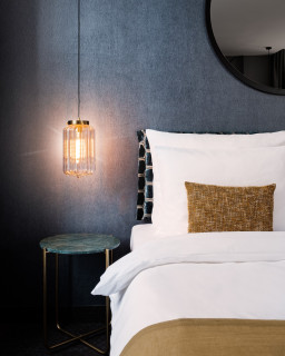 𝙋𝙊𝙎𝙏𝘽𝙊𝙐𝙏𝙄𝙌𝙐𝙀 𝙃𝙊𝙏𝙀𝙇 𝙒𝙐𝙋𝙋𝙀𝙍𝙏𝘼𝙇⁠
⁠
With reference to the history of the listed former post office building, the hotel design draws on elements of the glamorous Art Deco look and the clear lines of the Bauhaus. These merge into a unique symbiosis of elegance and lightness, giving the Postboutique a very special charm.⁠
⁠
Design by Kitzig Interior Design ⁠
⁠
Photos: @marvinschwienheer⁠
⁠
#kitzigdesignstudios #kitziginteriordesign #interiordesign #hoteldesign #hospitalityconsulting #hospitalityinvest #hospitalitydevelopment #boutiquehotel #wuppertal #postboutiquehotel