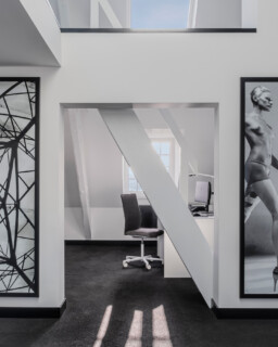 KITZIG DESIGN STUDIOS D&Uuml;SSELDORF⁠
⁠
Our office in D&uuml;sseldorf is located in a comprehensively renovated city villa built in the 1920s. With great care and attention to detail, the listed building was restored, the existing was preserved and transformed into today&lsquo;s age with new design components and technical equipment.⁠
⁠
#kitzigdesignstudios #kitziginteriordesign #interiordesign #interior #workspace #officelife #refurbishment #workplae ⁠