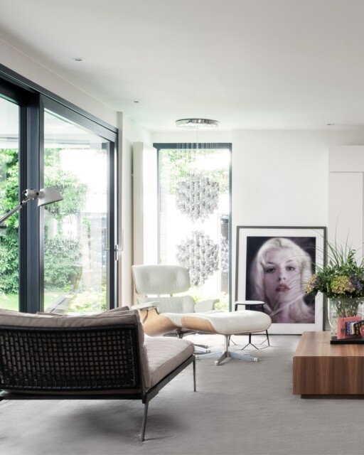 Bungalow⁠
⁠
The bungalow is characterized by an extravagant and upscale living ambience. Selected works of art and high-quality furniture form the basis for the interior design.⁠
⁠
⁠
#kitzigdesignstudios #kitziginteriordesign #interior #interiordesign #home #homedesign #garden #pool #gartendesign #roomdesign #residential ⁠