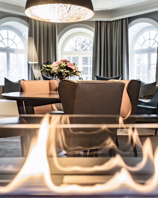 Schloss Hotel Fleesensee, Waren. The suite at the top.⁠
⁠
The Turmsuite occupies the tower of a baroque schloss built in 1842, a space that could only exist exactly where it is. Curved walls, soaring ceilings, and a design that honours every centimetre of listed heritage while making it feel entirely of today.⁠
⁠
#KitzigDesignStudios #SchlossHotelFleesensee #Turmsuite #HotelDesign #LuxuryHotel #HospitalityDesign #InteriorDesign #DesignBeyondBoundaries #GermanDesignAward #HeritageDesign #Fleesensee⁠