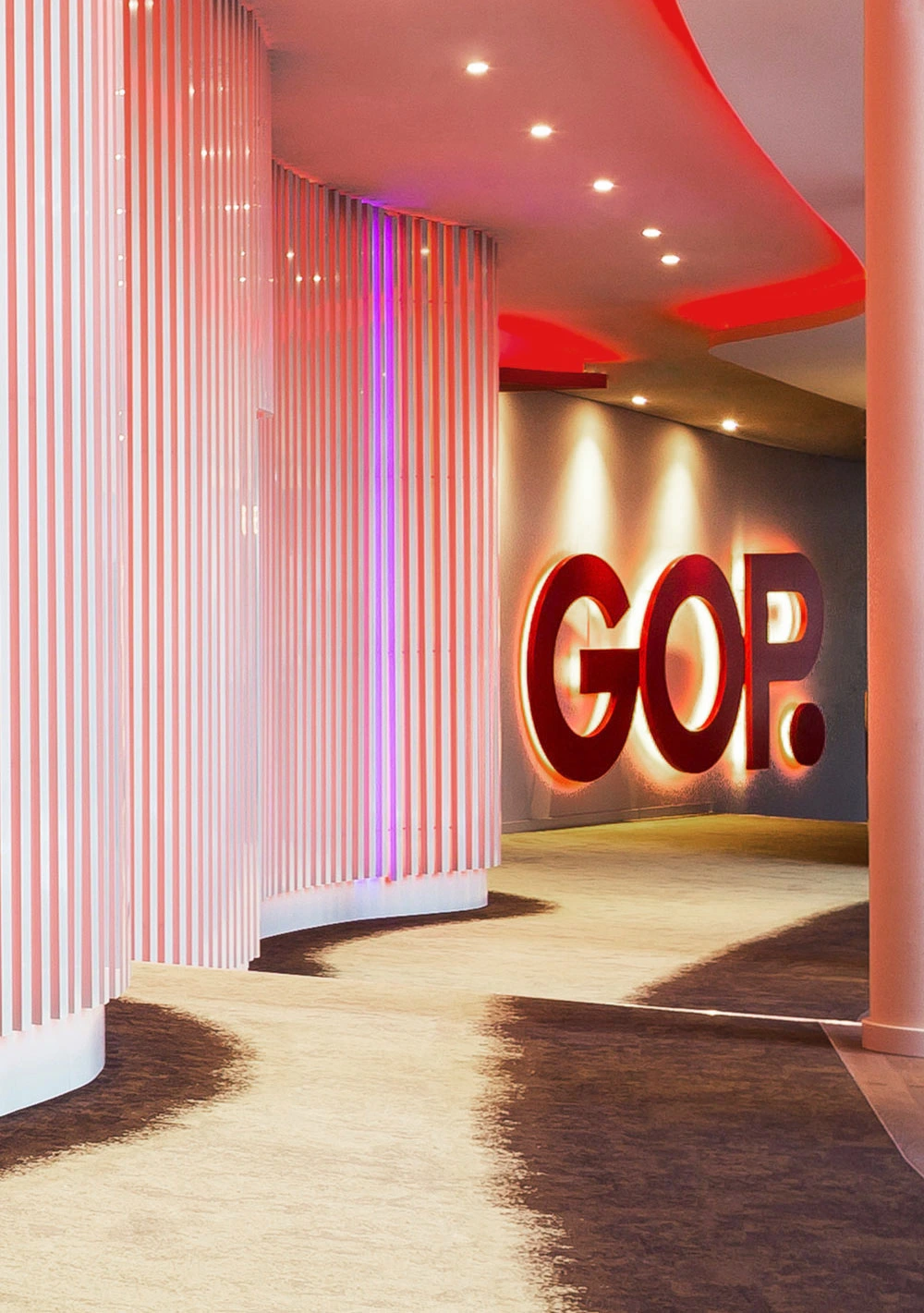 GOP Variet&eacute; Theater &mdash; Selection, DE