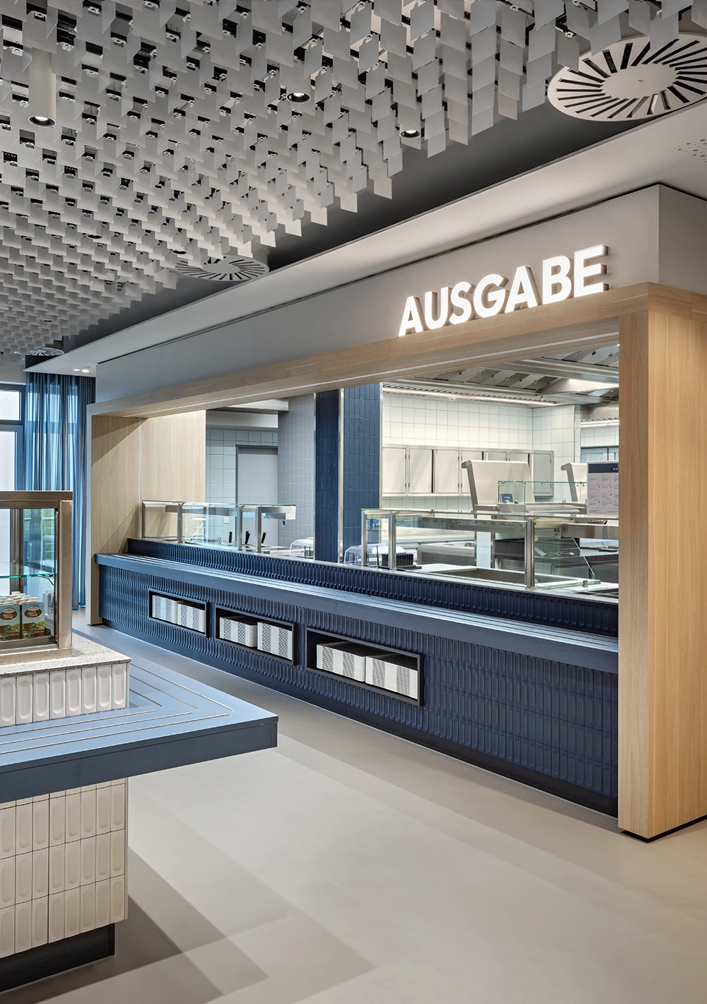 Ecclesia Firmenzentrale — Bistro — Detmold, DE