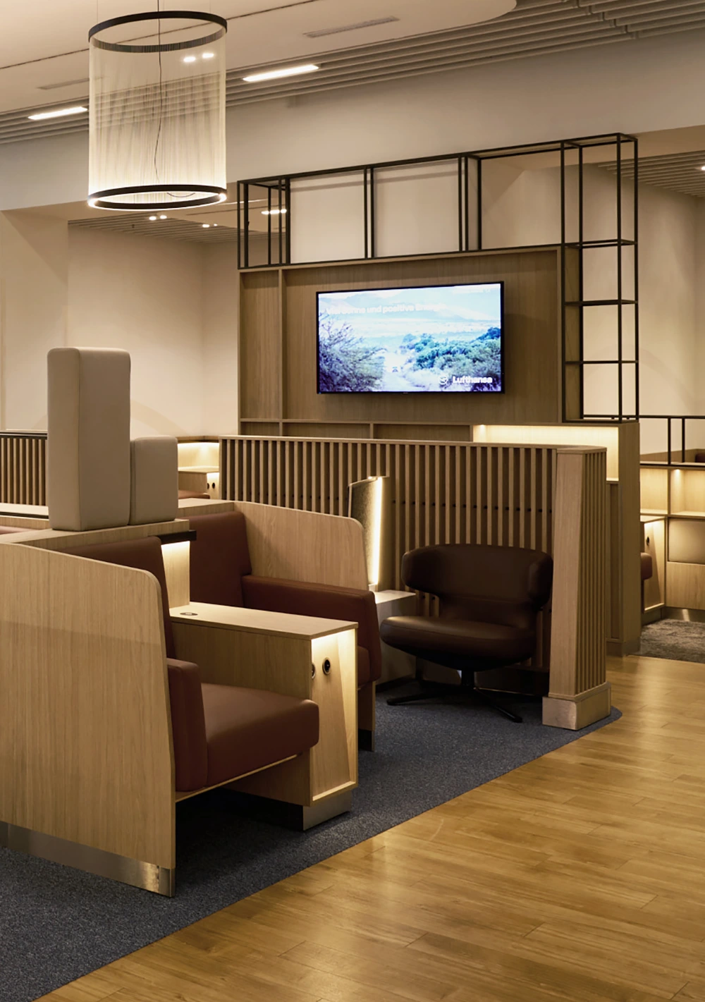 Lufthansa Lounges &mdash; international & national selection DE, GB, IT, US