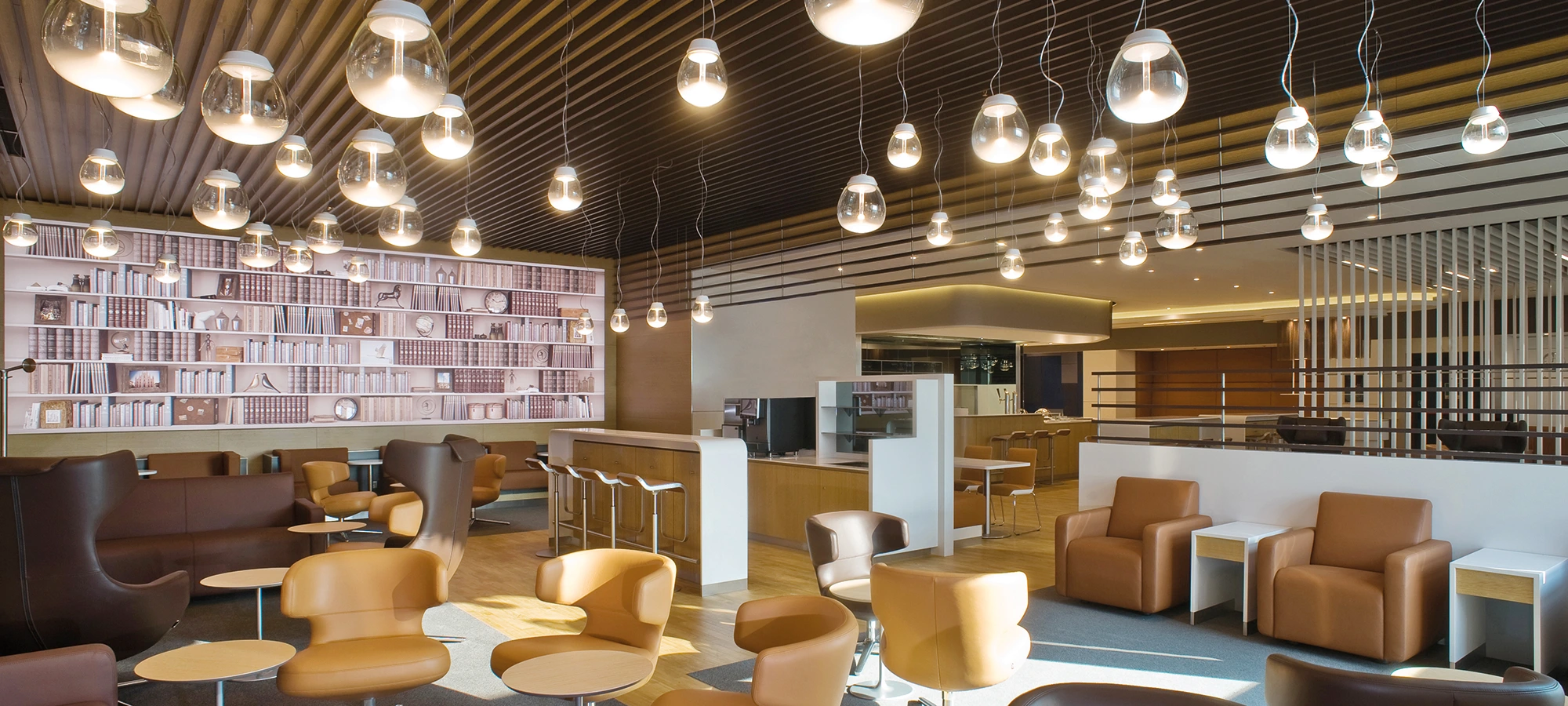 Lufthansa Lounges &mdash; international & national selection DE, GB, IT, US